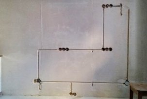 How to make a wall under the electrical wiring yourself