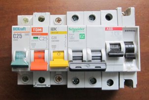 Elektrinių automatų gamintojų patikimumo įvertinimas: kurie geresni