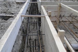 How to calculate reinforcement on a strip foundation