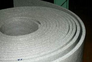 Karakterisering och användning av skummad polyeten för värmeisolering
