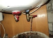 How to drain water from a water tank