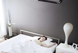 Wall mounted split system air conditioner