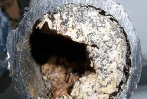 Cómo disolver grasa en tuberías de alcantarillado