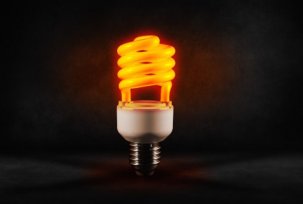 Důvody blikání energeticky úsporných žárovek ve vypnutém stavu