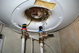 Orsaker och metoder för att eliminera läckage av DIY-panna