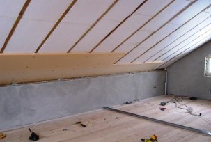 Je možné izolovat podkroví pěnou