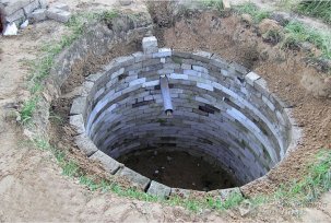 Com triar el lloc adequat i cavar un forat sota la claveguera