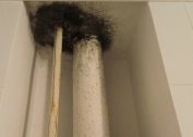 How to remove condensation on pipes with water