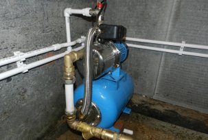 Cómo instalar y conectar correctamente una estación de bombeo de agua