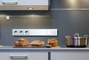 Rules for the location and installation of sockets on the kitchen apron