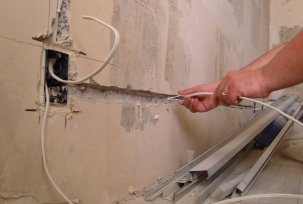 Hogyan lehet saját kezűleg megváltoztatni a panel ház lakásainak vezetékeit