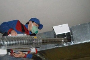 Zařízení pro čištění ventilačních systémů, ventilačních potrubí a potrubí