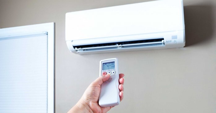 Instructions for the air conditioner remote control and assistance in setting it up