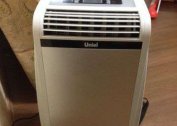 Mobile floor air conditioners without Uniel duct