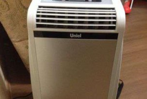 Mobile floor air conditioners without Uniel duct