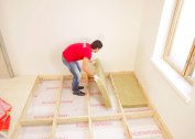 How to insulate the floor in a private house