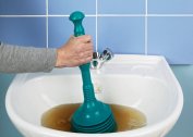 Eliminate the blockage in the pipe with our own hands