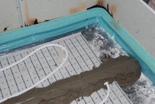 Material och teknik hur man fyller ett varmt golv