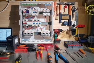 Vlastnosti elektrických panelů bytu - schéma montáže a zapojení