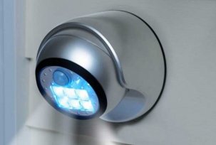 Mozgásérzékelőkkel ellátott LED-lámpák beszerelése és beállítása