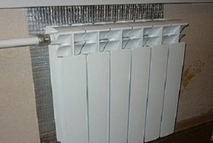 Instalación correcta de la pantalla reflectante del calor.