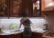 How to choose and organize lighting in the kitchen above the work surface