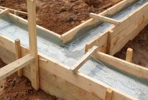 What brand of concrete to use for the foundation