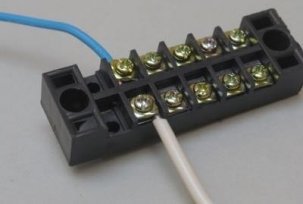 Návrh a specifikace elektrických spojovacích bloků