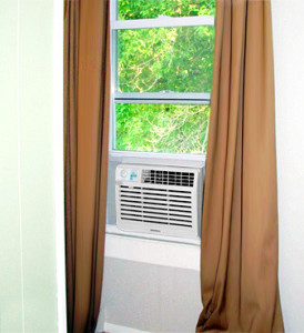 Discussion of the characteristics of a window air conditioner, photo and video