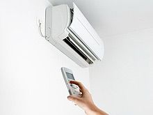 Remote controls for air conditioning: original and universal