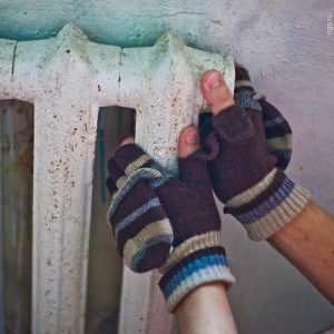 A cooled battery is one of the signs that the heating system is clogged with an air lock.