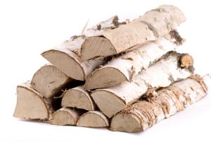 La madera tiene la mejor capacidad para formar mezclas combustibles gaseosas durante la pirólisis.