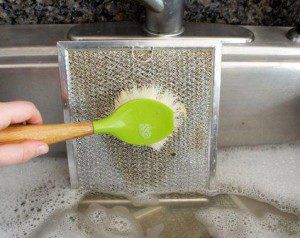 Manual grease filter cleaning