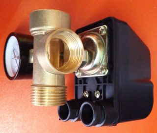 Accumulator pressure switch